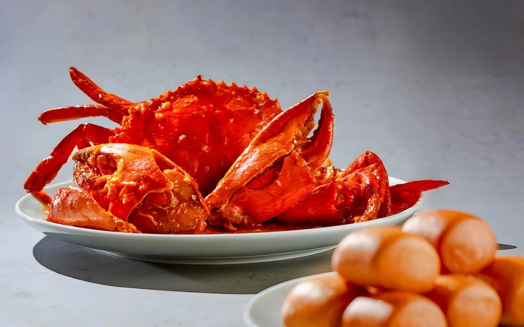 Singapore River Cruise + Chilli Crab and Seafood Experience Image 4
