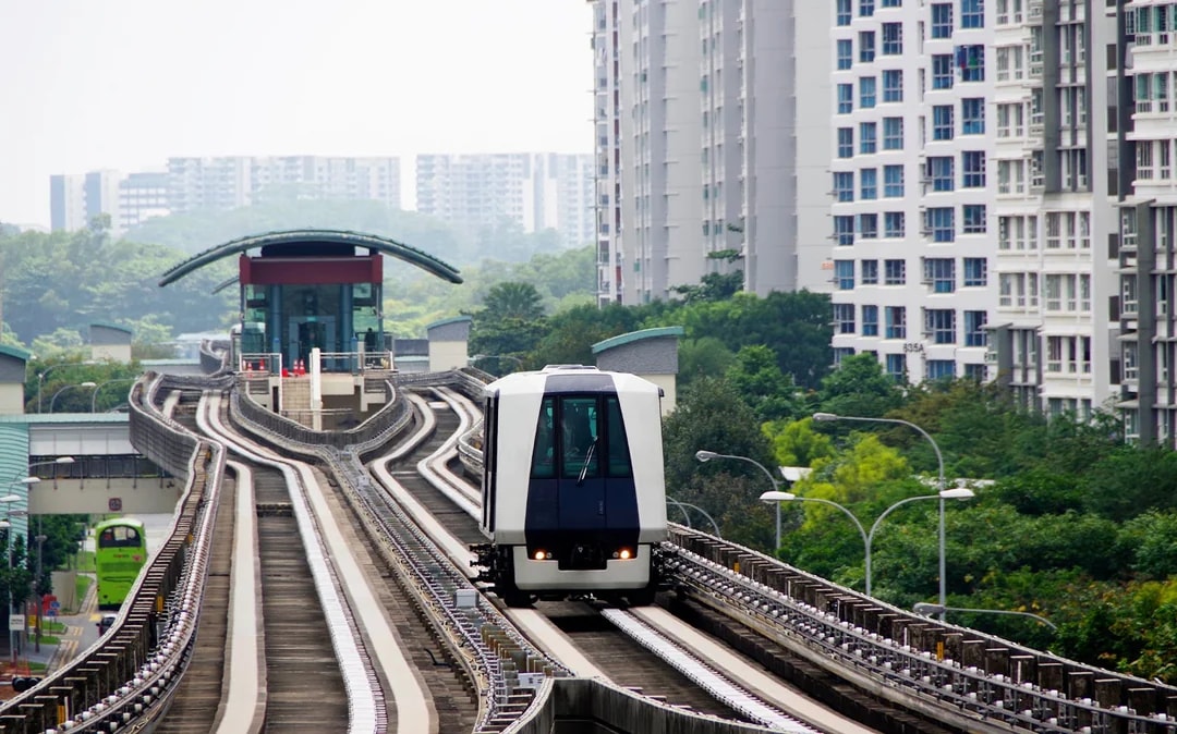 Singapore Tourist Pass: Unlimited Public Transport & Discounts Image 2