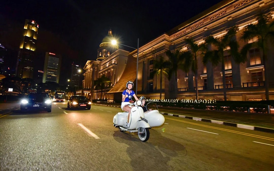 Singapore Vintage Vespa Sidecar Night Tour Image 6
