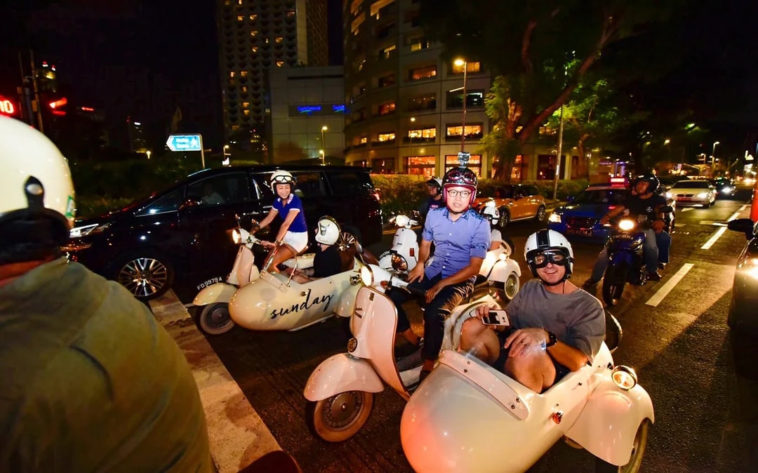 Singapore Vintage Vespa Sidecar Night Tour Image 8