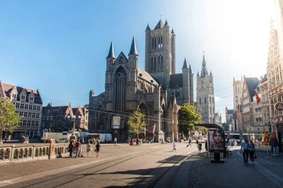 Sips and stories, a private beer tour in Ghent