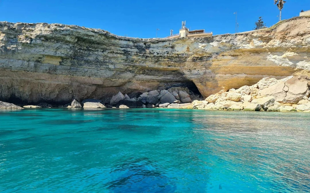 From Syracuse: Pillirina, Ortigia, and Sea Caves Boat Tour
 Image 7
