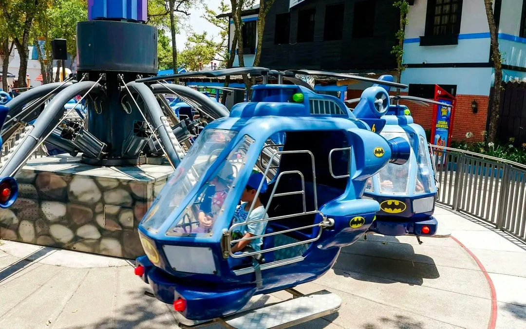 Six Flags Mexico One Day Ticket Image 10