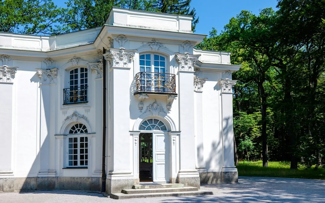 Skip-the-Line Nymphenburg Palace and Carriage Museum Private Guided Tour Image 6