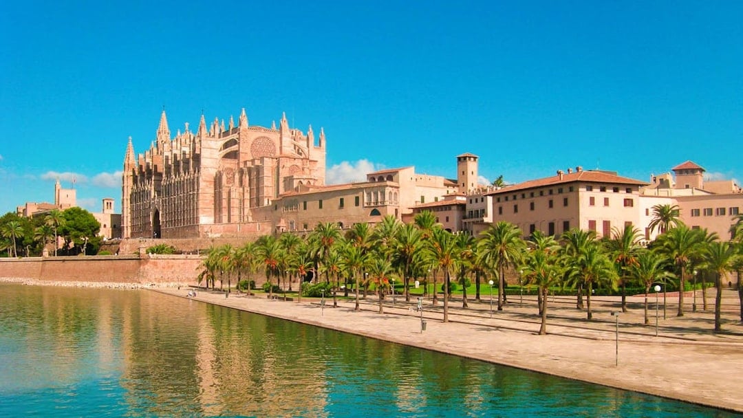 Skip-the-Line Tickets to the Royal Palace of Al Mudaina, Mallorca