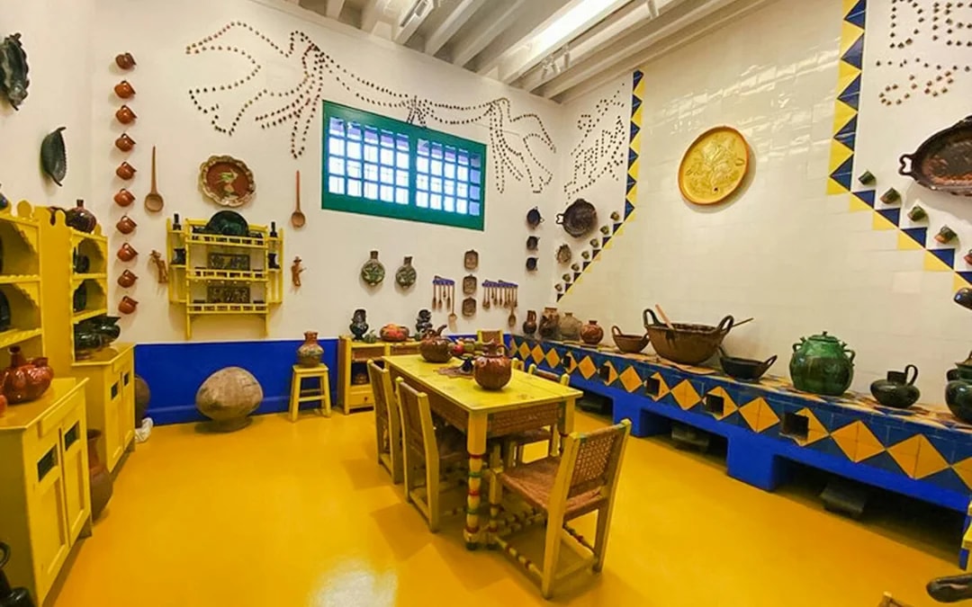 Small-Group Guided Tour of Frida Kahlo Museum with Anahuacalli Access Image 6
