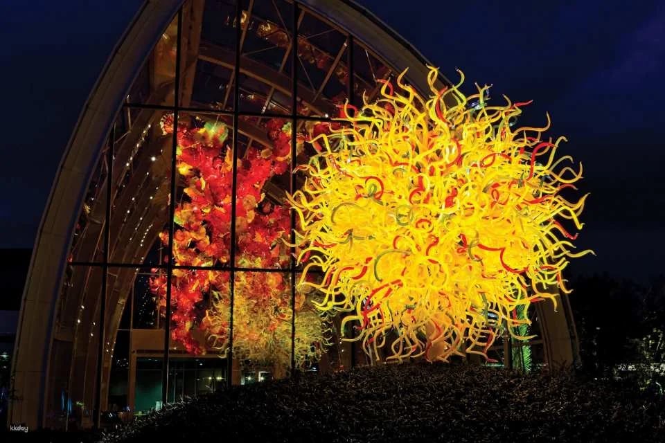Space Needle and Chihuly Garden And Glass | Seattle