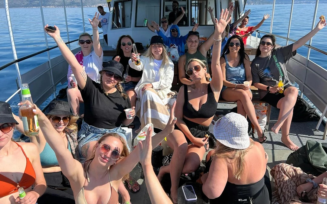 From Split: Blue Lagoon, Shipwreck & Solta Cruise with Lunch Image 6