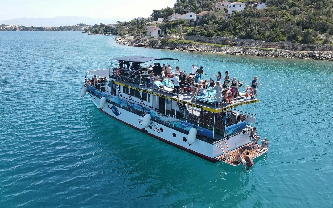 From Split: Blue Lagoon, Shipwreck & Solta Cruise with Lunch Image 7
