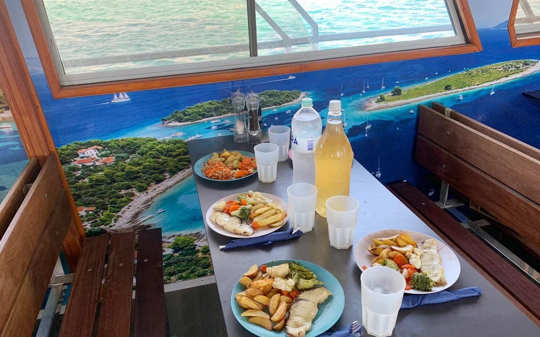 From Split: Blue Lagoon, Shipwreck & Solta Cruise with Lunch Image 8