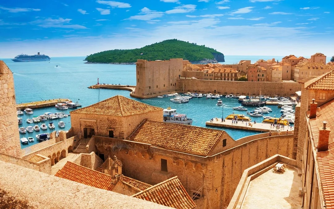 From Split: Blue Lagoon, Shipwreck & Solta Cruise with Lunch Image 11