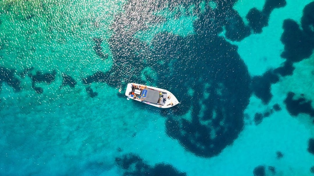 Split: Full-Day Deluxe Boat Tour to Blue Cave, Blue Lagoon & 5 Islands with Drinks & Meals