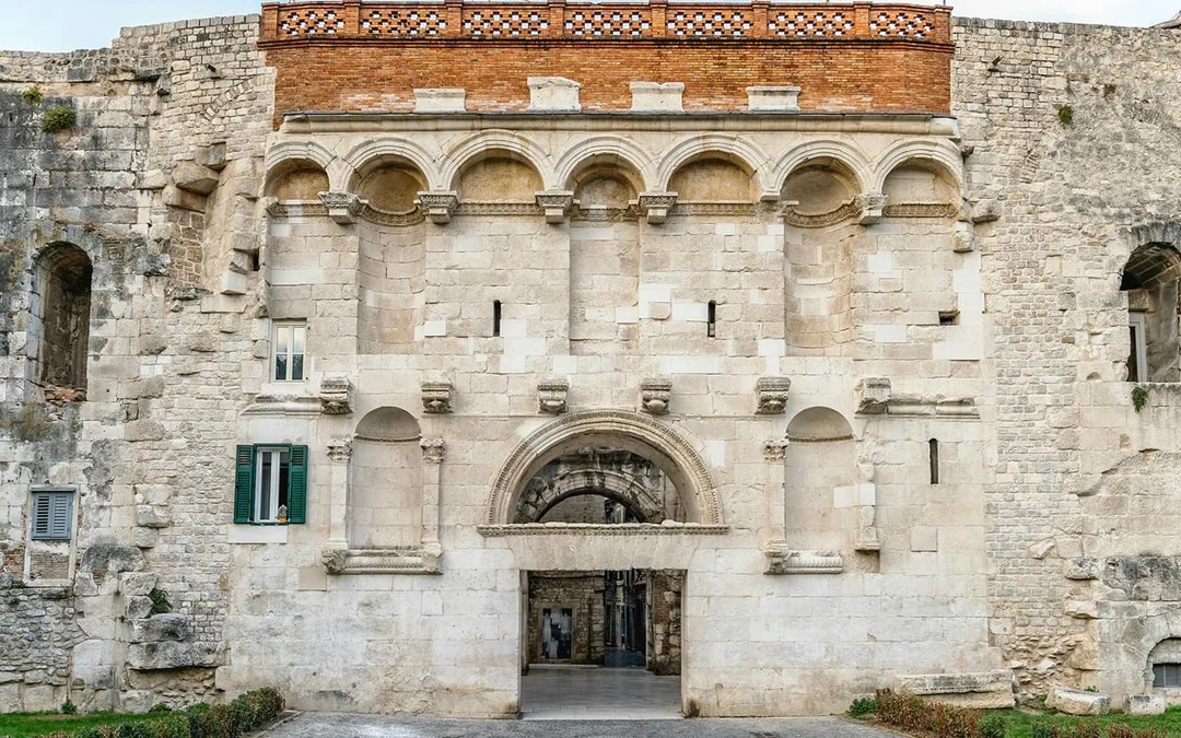 Split: Diocletian's Palace and Old Town Guided Tour Image 7