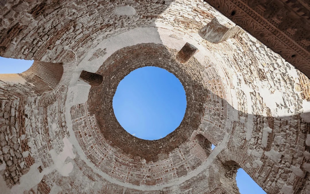 Split: Diocletian's Palace and Old Town Guided Tour Image 9
