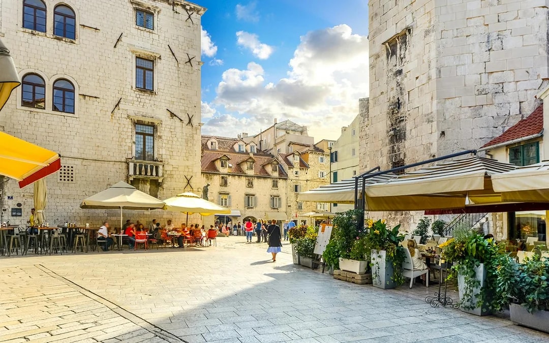 Split: Diocletian's Palace and Old Town Guided Tour Image 11