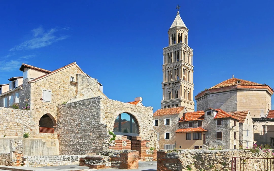 Split: Diocletian's Palace and Old Town Guided Tour Image 1