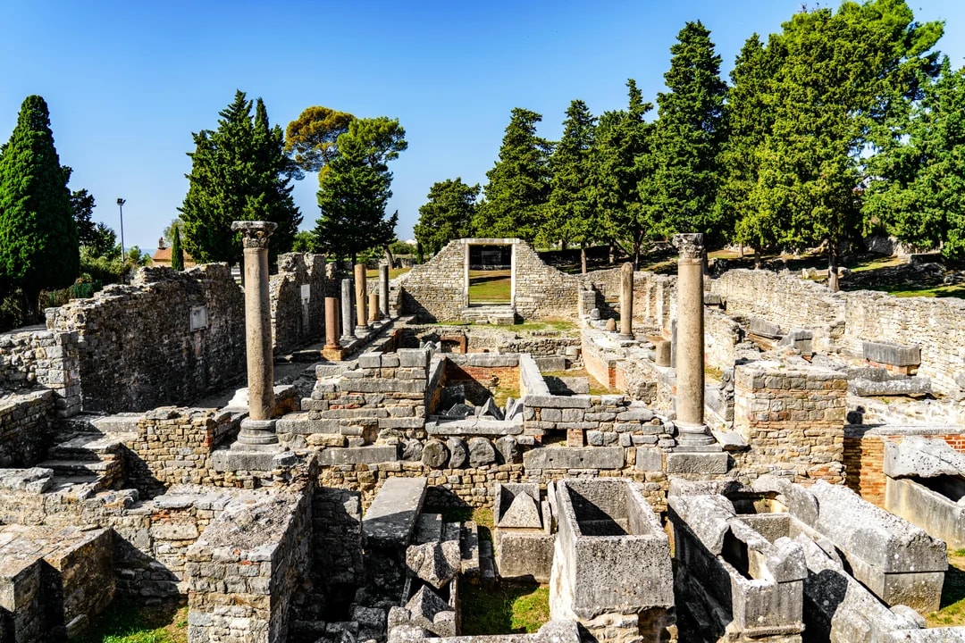 Split: Diocletian's Palace, Salona and Klis Fortress Guided Tour Image 9