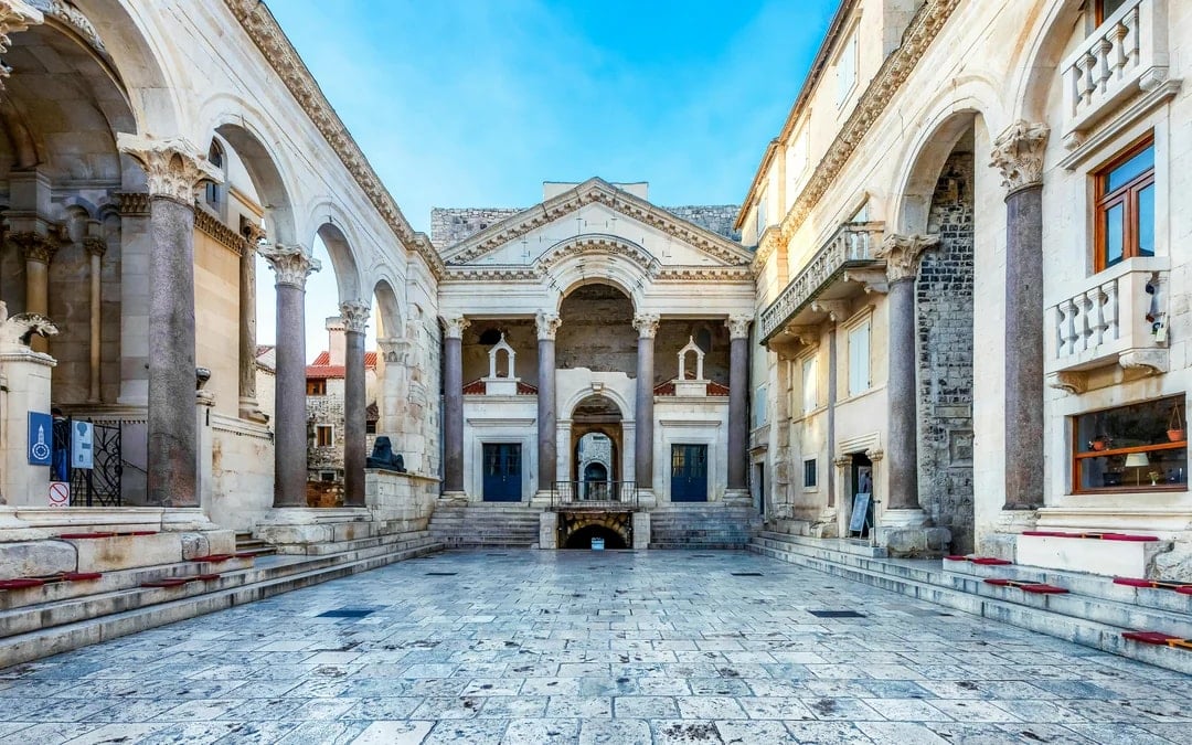 Split: Diocletian's Palace, Salona and Klis Fortress Guided Tour