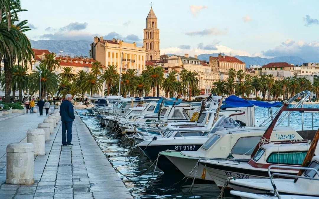Split Food Tour with Green Market Tastings and Dalmatian Meal