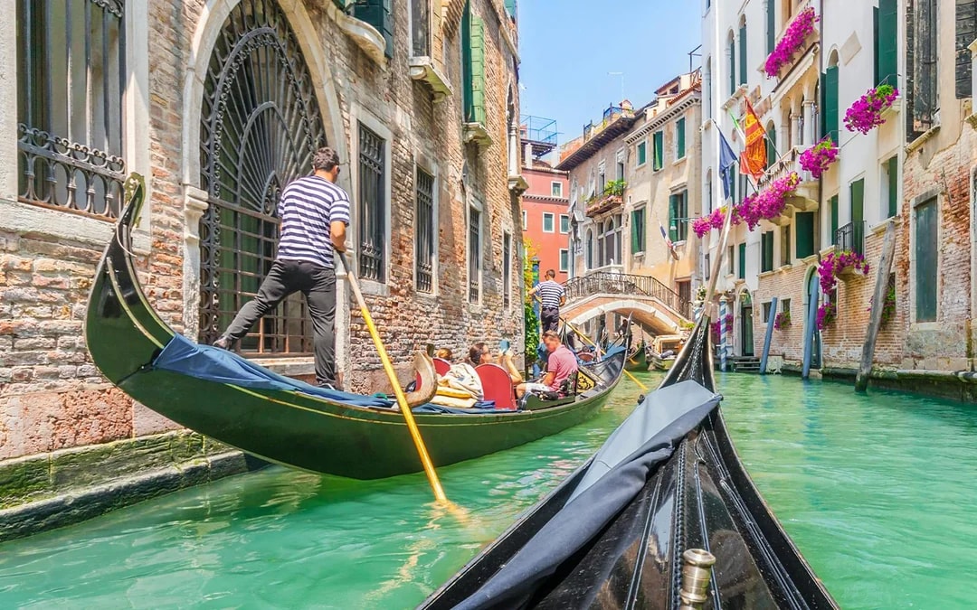 St. Mark's Basilica Guided Tour With Gondola Ride Image 3
