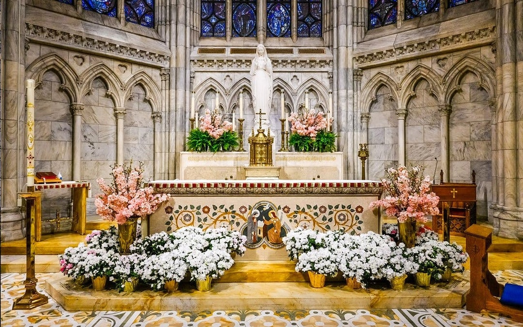 St. Patrick's Cathedral Self-Guided Audio Tour with iPad and Headphones Image 4