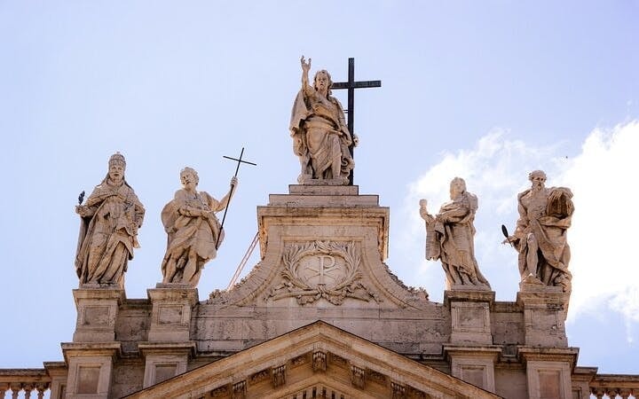 St. Peter's Basilica Experience & Underground Guided Tour Image 6