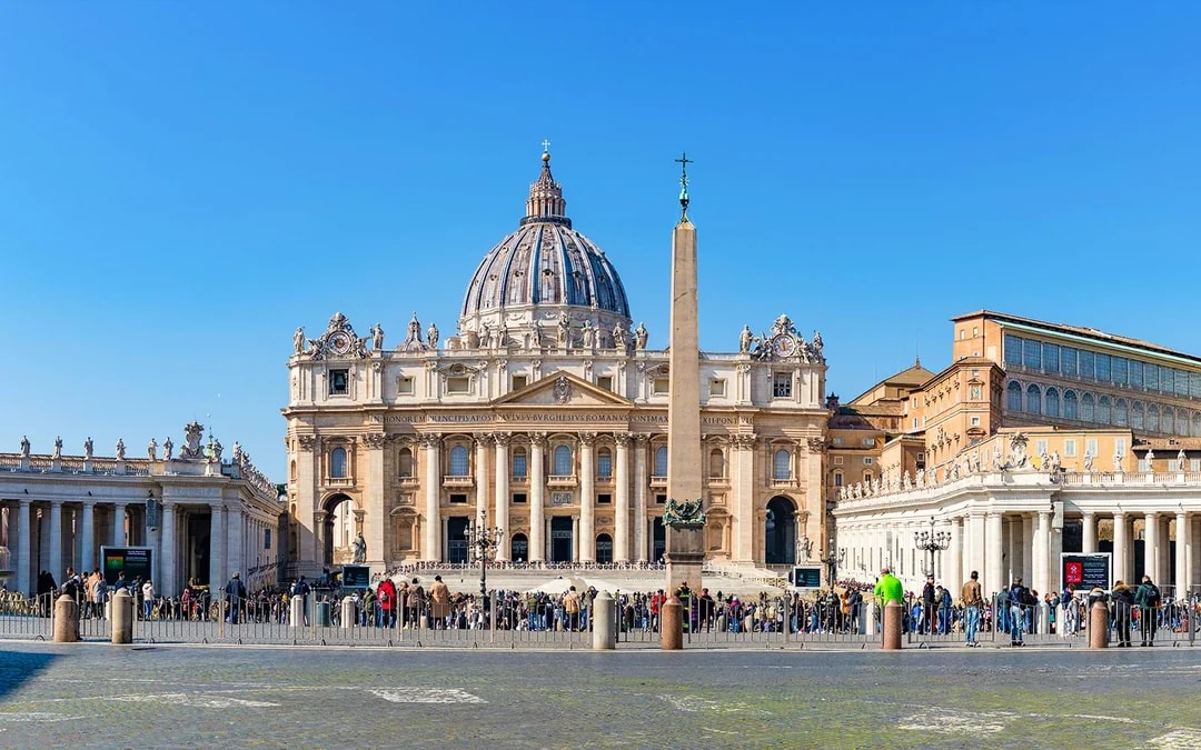St. Peter's Basilica Guided Tour with Dome Climb Image 2
