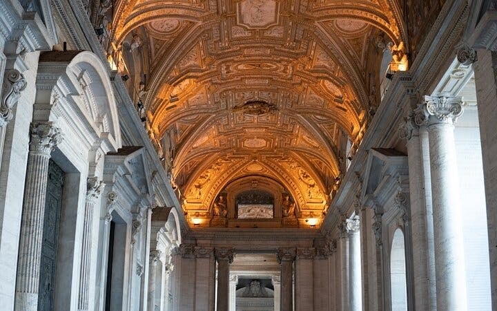 St. Peter’s Basilica Skip-the-Line Tickets and Papal Grottoes Access Image 6