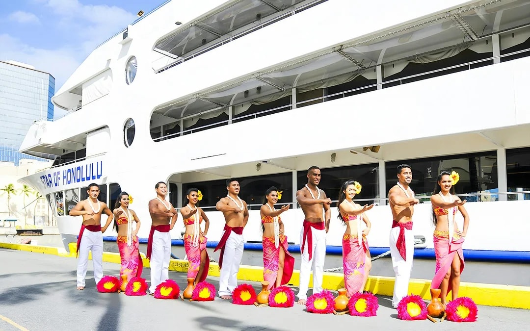 Star of Honolulu Dinner Cruise Image 2