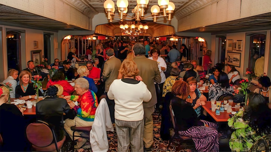 Guests dining in the Steamboat Natchez dining room, New Orleans.