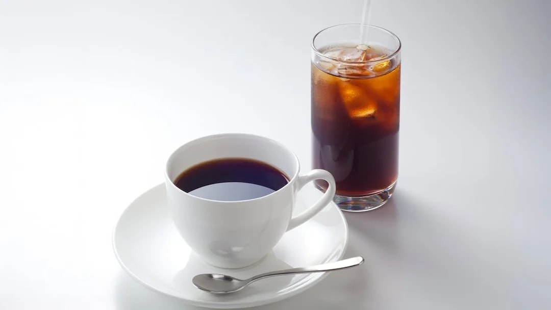 Coffee and iced tea served on Steamboat Natchez lunch cruise.
