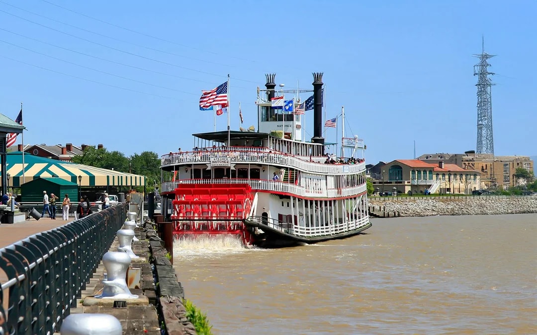 Steamboat Natchez Sightseeing Jazz Cruise with Lunch Image 8