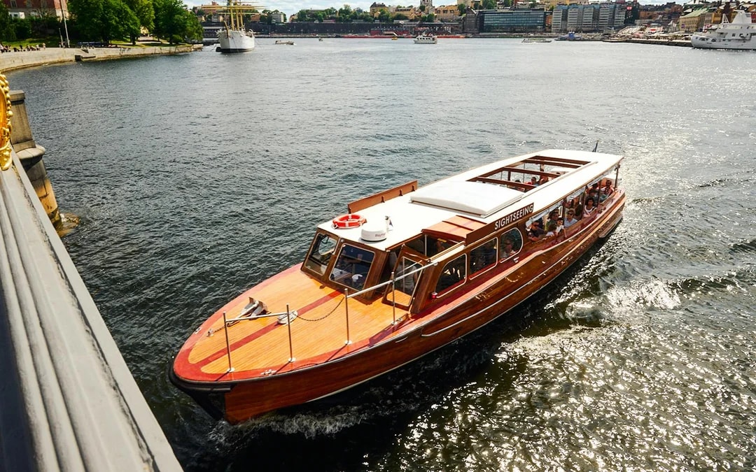 Stockholm: Archipelago Guided Cruise by Classic Eco-Friendly Wooden Boat Image 8