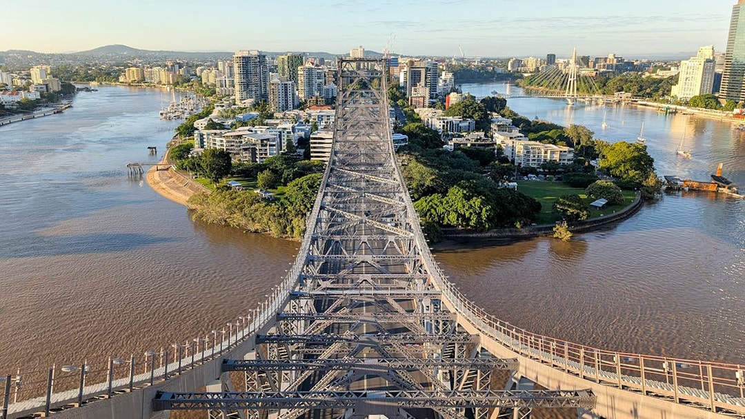 Story Bridge view over Brisbane River at dawn during Adventure Climb.