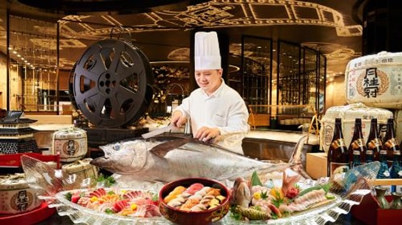 Studio City Spotlight Buffet (Optional Ferris Wheel/Water Park Combo Ticket) experience image 3