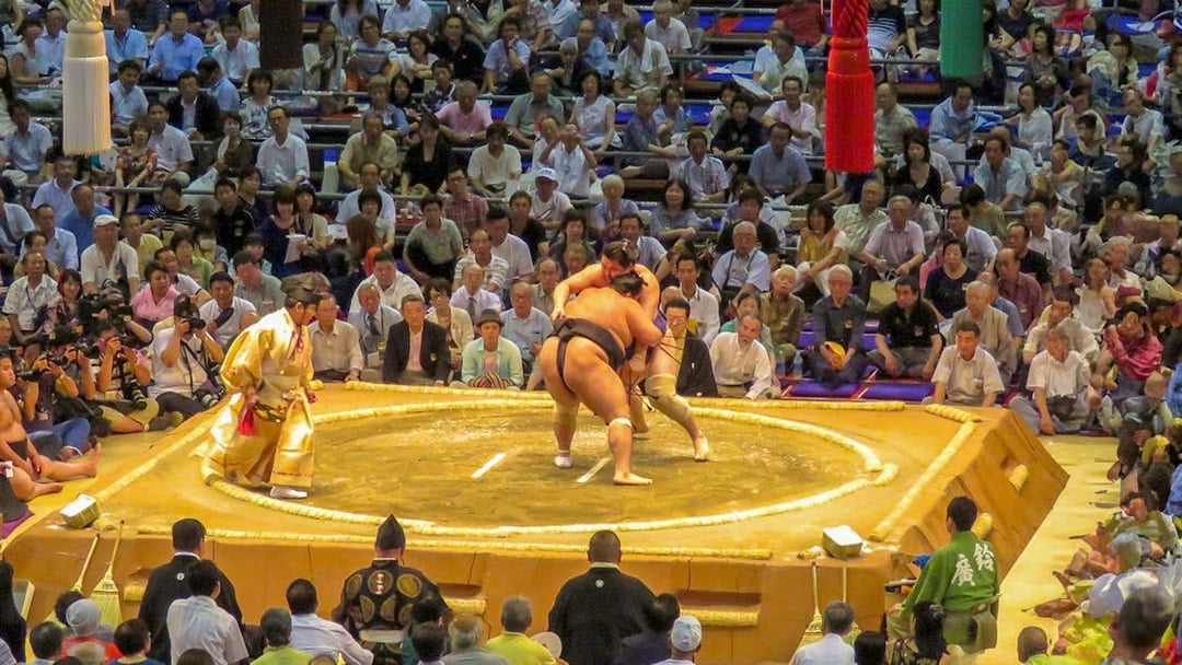 Fukuoka Sumo Tournament LIVE: Reserved Tickets & Private Guide at Fukuoka Kokusai Center (November)