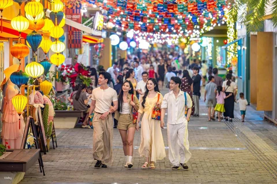 Sun Bavaria Ha Long: Dining, Fireworks & 3D Mapping Show | Vietnam