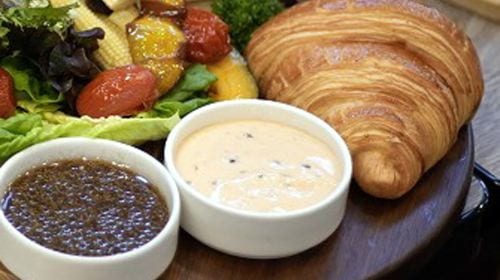 Family Package for 2 Adults & 2 Children: Sun Moon Lake Lulu Zaza Café - 2 Main Courses + Admission Tickets (No Weekend Surcharge)
