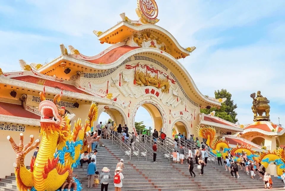 Suối Tiên Cultural Theme Park | Ho Chi Minh