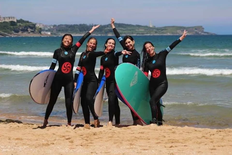 Surf lesson for all skill levels in Somo