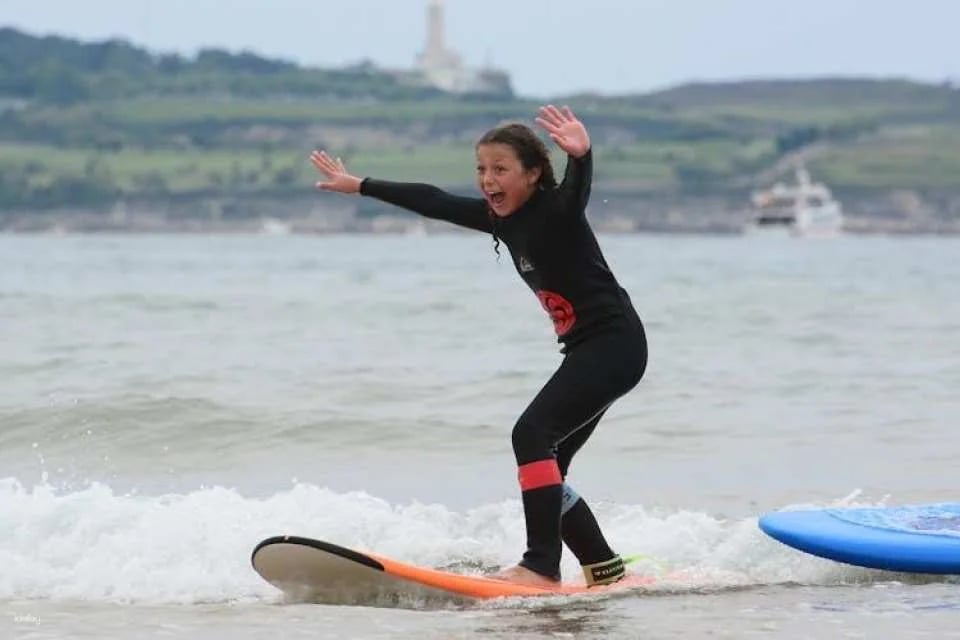 Surf lesson for all skill levels in Somo