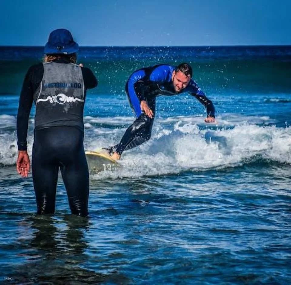 Surfing lessons in the south of Fuerteventura with transfers