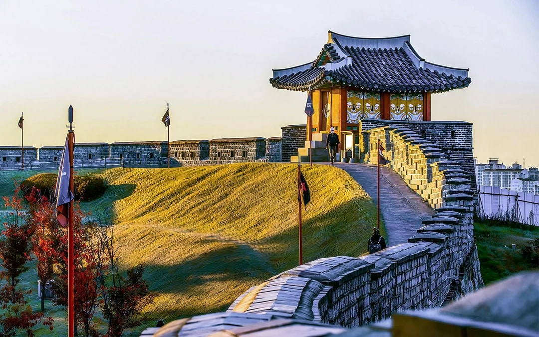 Full-Day Tour of Suwon Hwaseong with Korean Folk Village Image 2