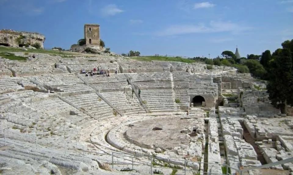 Syracuse and Ortygia Island guided tour from Taormina