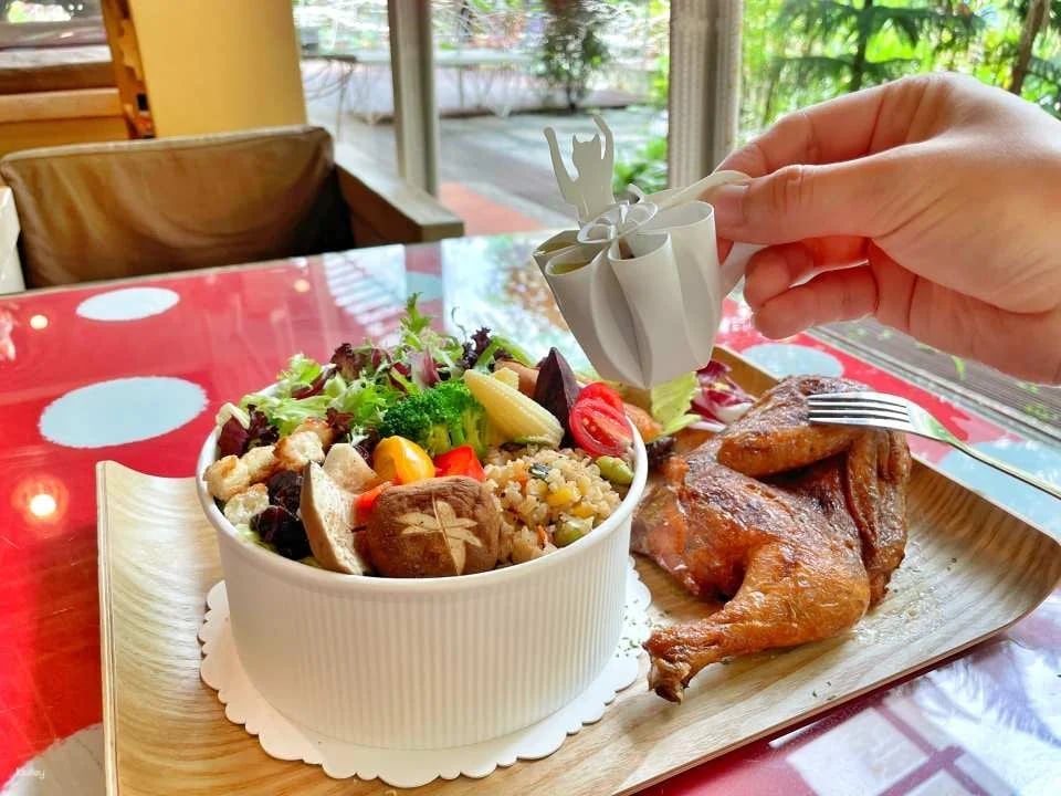 Taichung Dakeng Paper King Creative Park Tickets