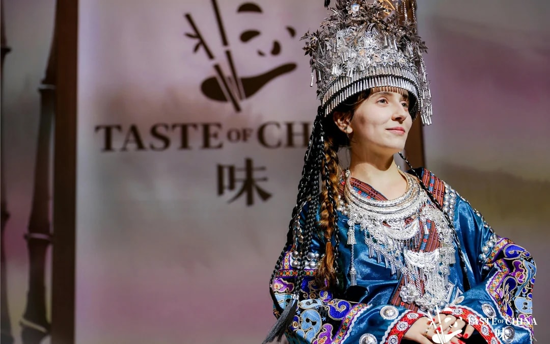 Traditional Chinese attire at "Taste of China" restaurant, Shanghai.