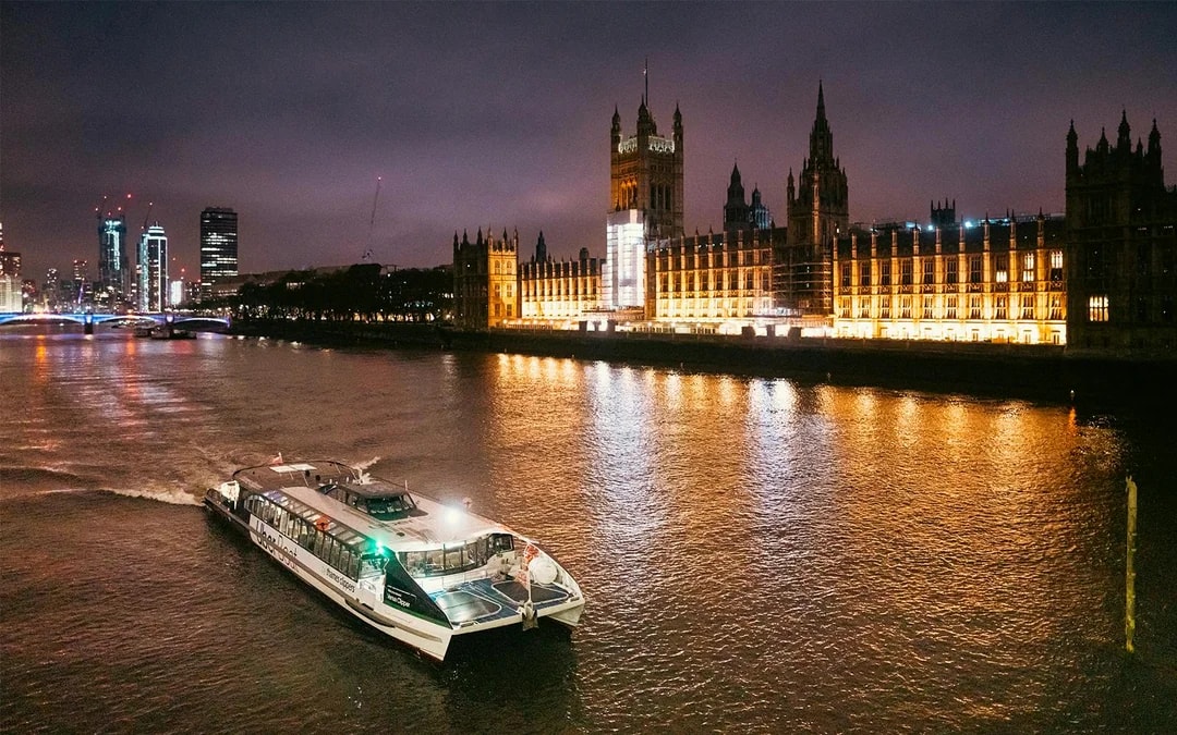 Thames River Uber Boat Trip Image 8