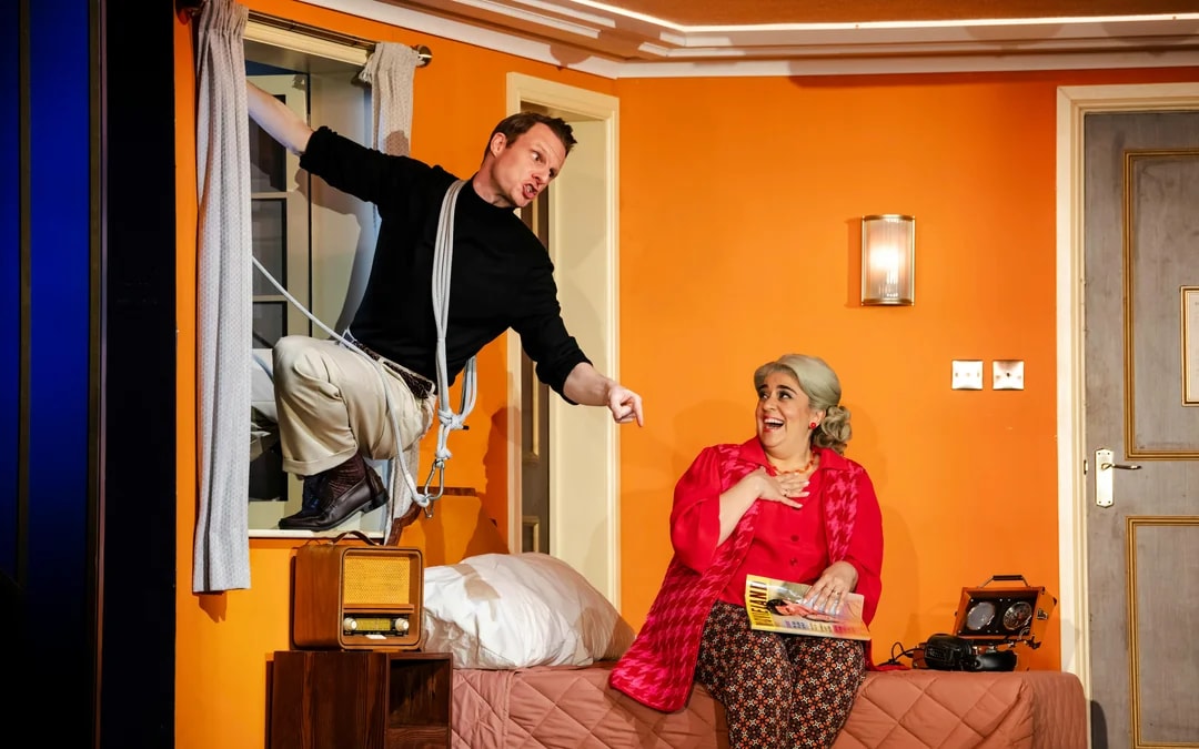 The Comedy About Spies Image 7