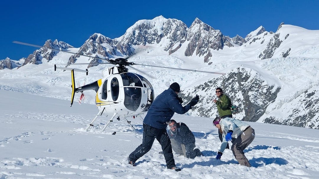 40-minute Mt.Tasman, Mt.Cook, Franz Josef & Fox Glacier Helicopter Tour