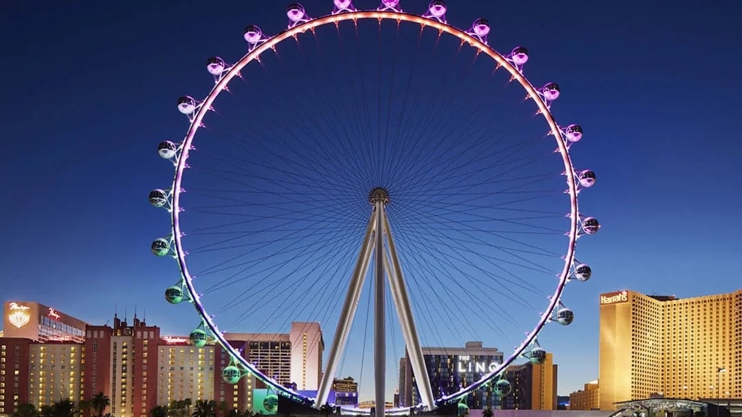 High Roller observation wheel at The LINQ in Las Vegas at dusk.